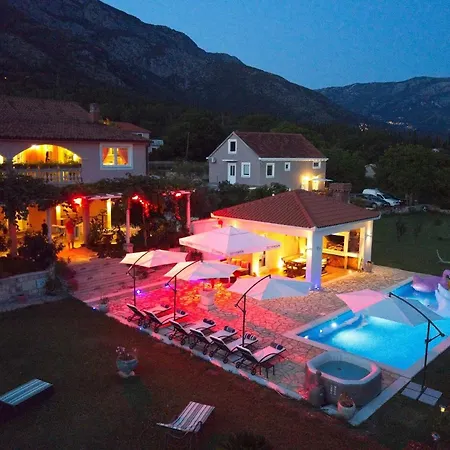 빌라 Thousand Roses *