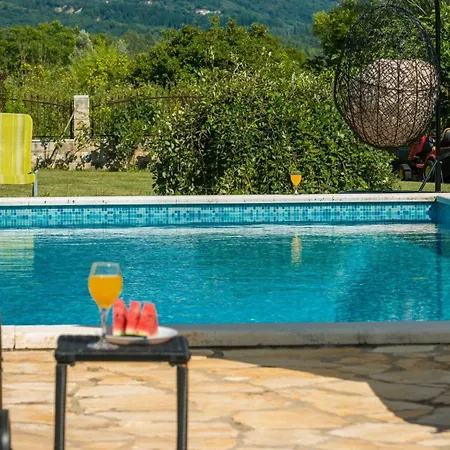 Thousand Roses 빌라 Lovorno