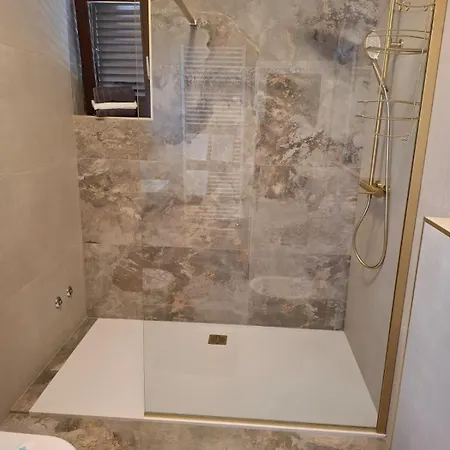 Thousand Roses 빌라