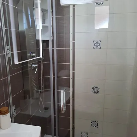 Thousand Roses * Lovorno