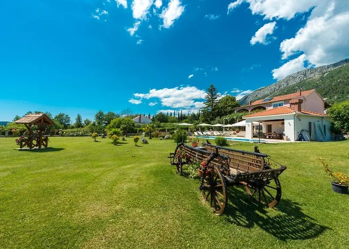 Villa Thousand Roses