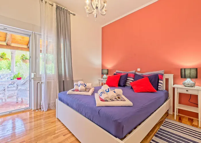 Thousand Roses Villa *