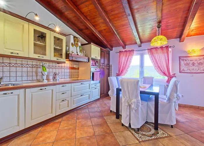 Villa Thousand Roses Lovorno