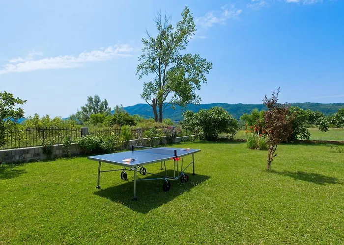 Thousand Roses Villa Lovorno