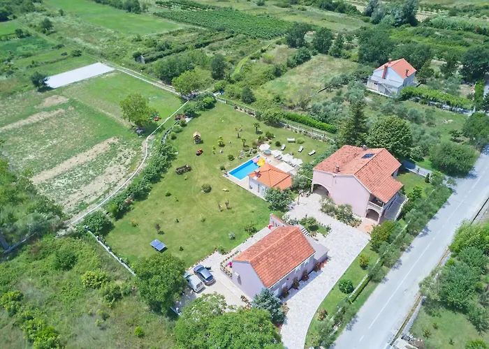 Thousand Roses Lovorno