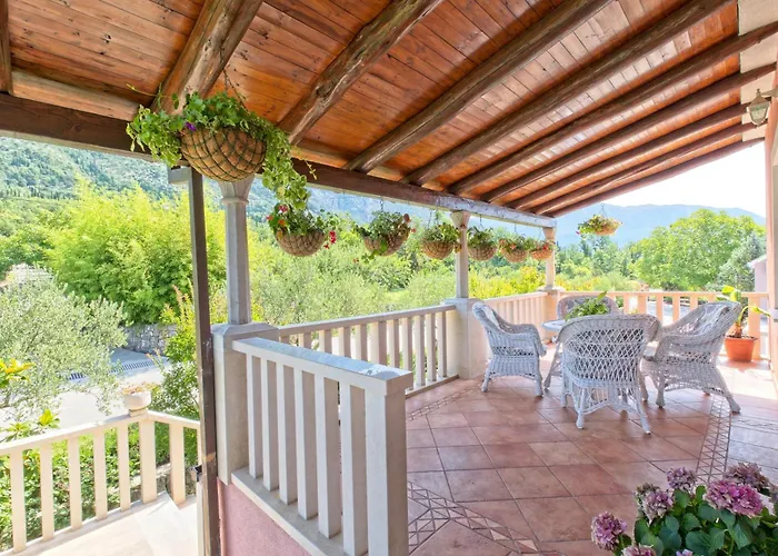 Villa Thousand Roses Lovorno