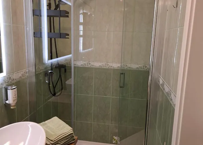 Thousand Roses Villa Lovorno