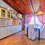 Vila Thousand Roses Lovorno