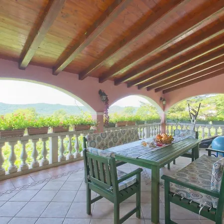 Vila Thousand Roses *