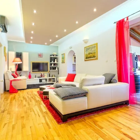 Villa Thousand Roses Lovorno
