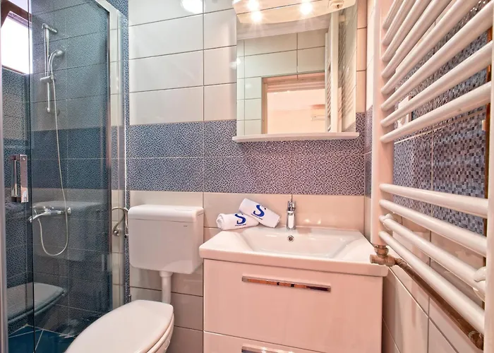 Villa Thousand Roses Lovorno