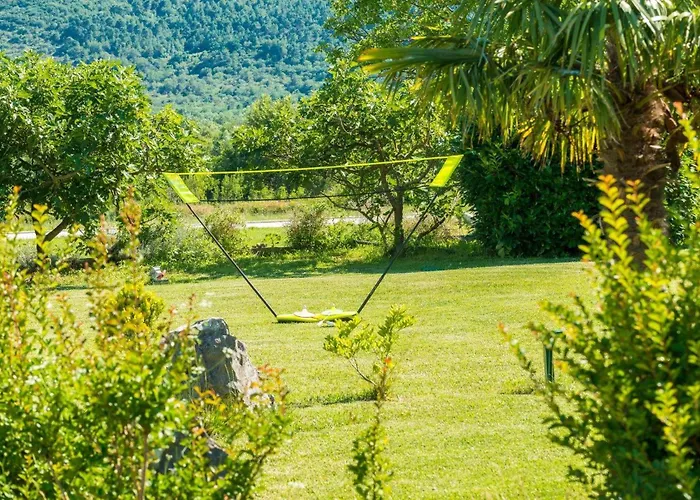 Thousand Roses Villa