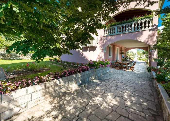 Villa Thousand Roses *