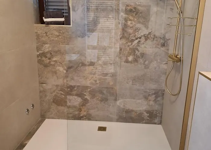 Thousand Roses Villa